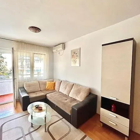 Cozy, Charming One Bedroom Apt Podgorica Exterior photo