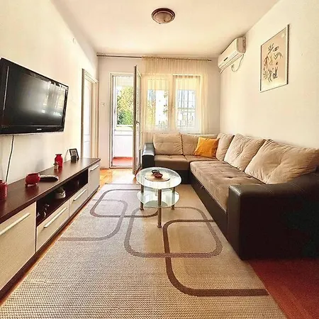 Cozy, Charming One Bedroom Apt Podgorica Exterior photo